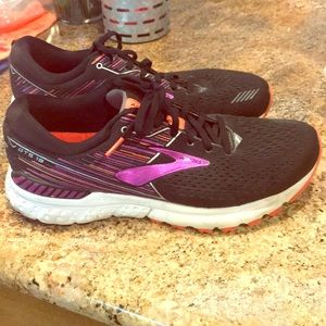 Brooks Adrenaline women’s running shoe